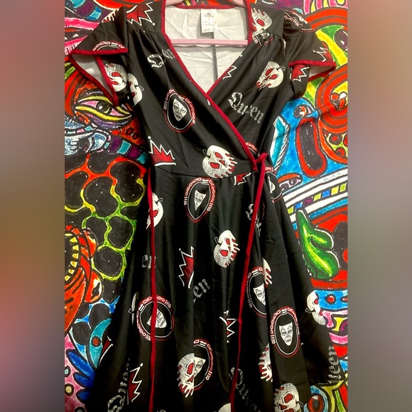 Disney’s Snow White Evil Queen Magic Mirror Wrap Dress Size XS - Picture 3 of 10